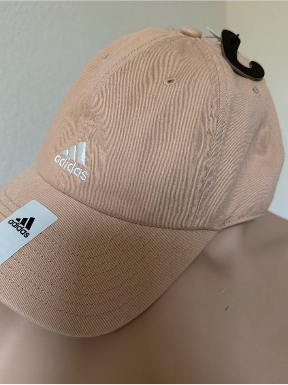 NWT adidas women’s Classic Logo Baseball Cap in beige
